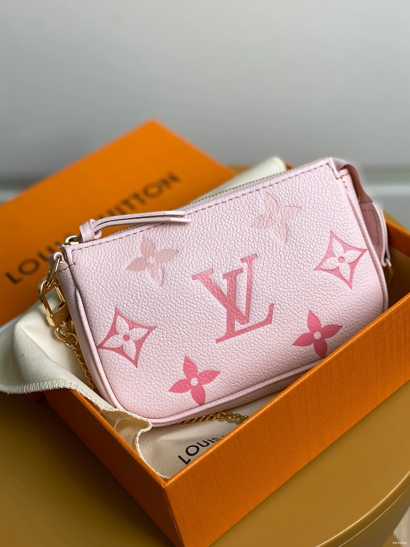Repzbay VUITTON POCHETTE MINI ACCESSOIRES LOUIS 0709
